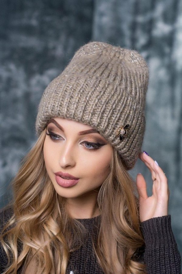 шапки женские зимние вязаные. шапка спицами 2022. шапка спицами 2022. шапка спицами 2022. шапка вязаная женская спицами.