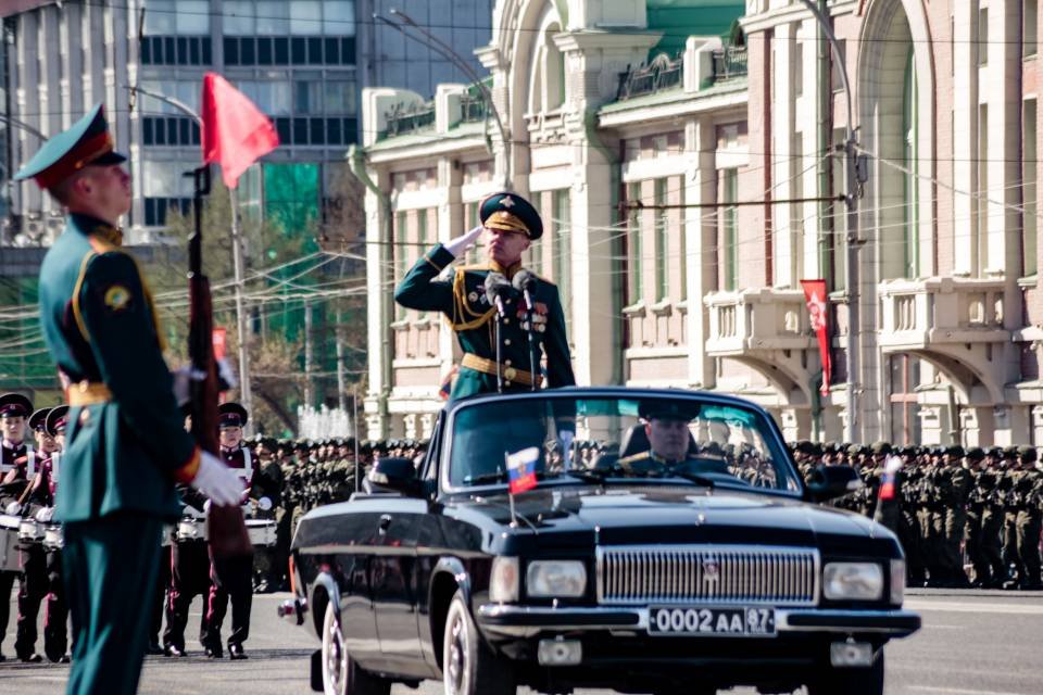 Парад победы в новосибирске фото