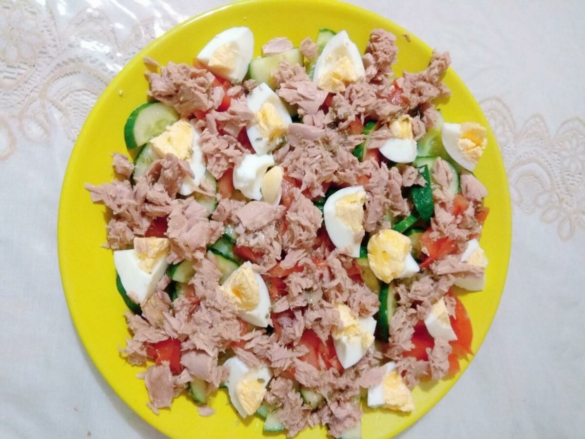 Салат с сайрой консервированной рецепт с фото пошагово