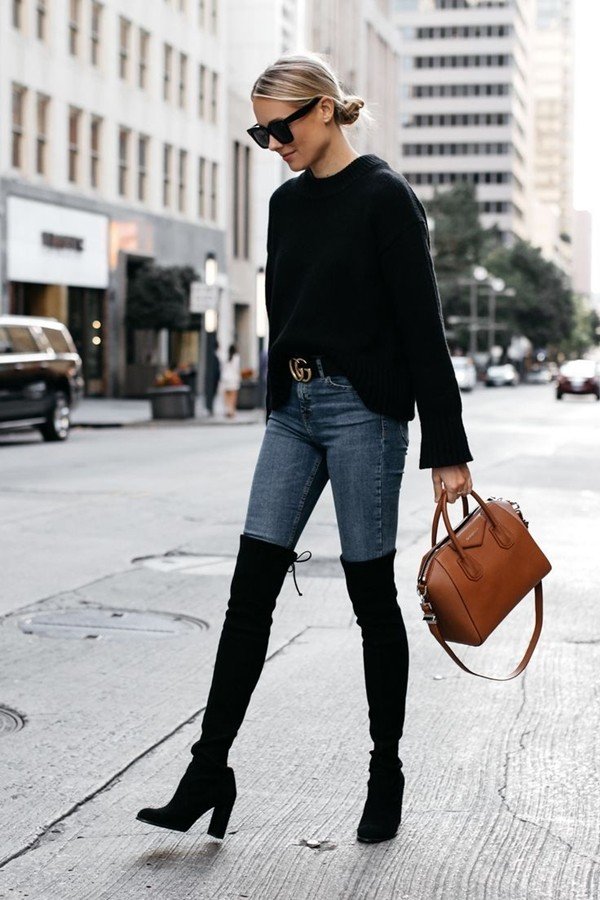 Черные джинсы и свитер