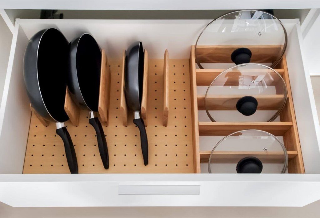 5 идей для хранения сковородок с крышками | Luxury House | Пульс Mail