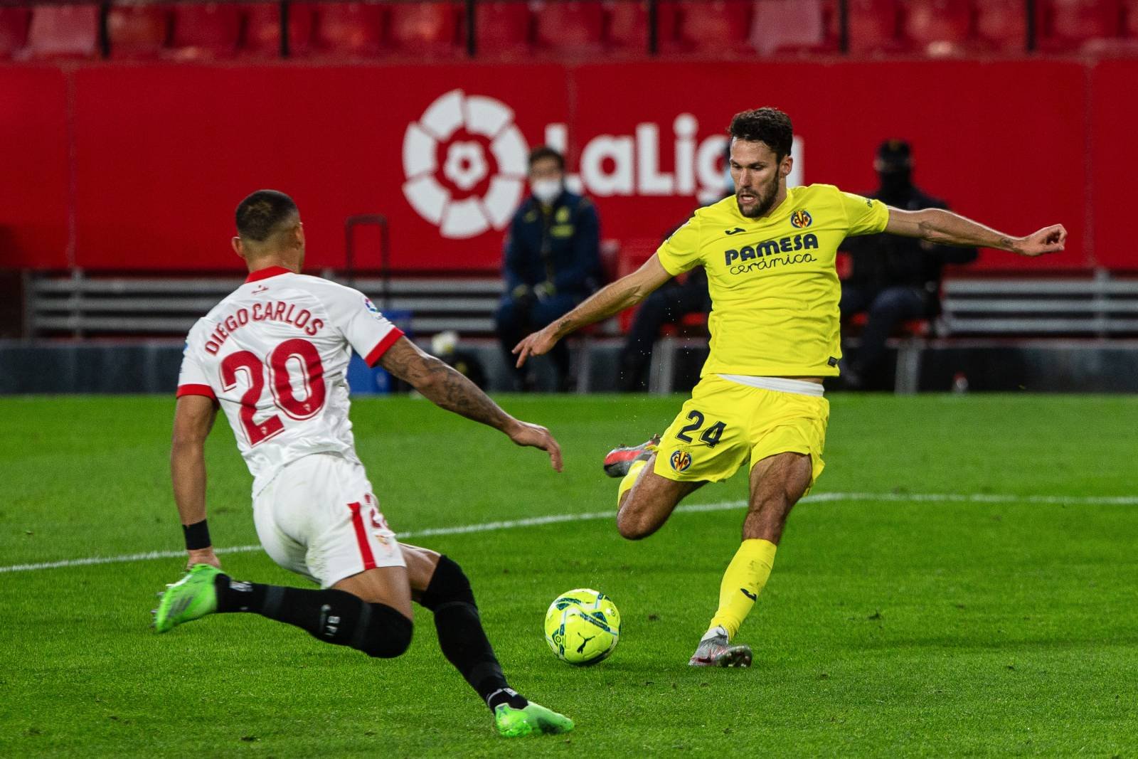 Барселона севилья прямой эфир. Севилья реал мадрид прямая трансляция. Прямой матч севилья. Прямой матч севилья. Севилья кадис.