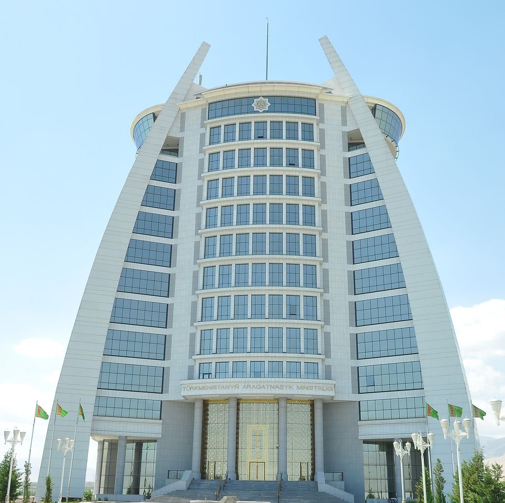 Трудоустройство туркменистан. Посольство узбекистана в туркменистане. Туркменистан зал заседаний. Туркменбаши банк туркменпортал. Выставка в ашхабаде.