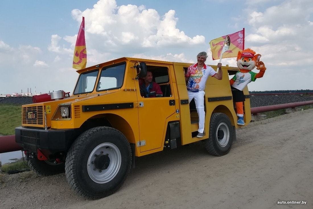 Солигорск машина. Шахтный автобус. Шахтный пссажирскийавтобус. Шахтный автобус paus. Шахтная пожарная машина.