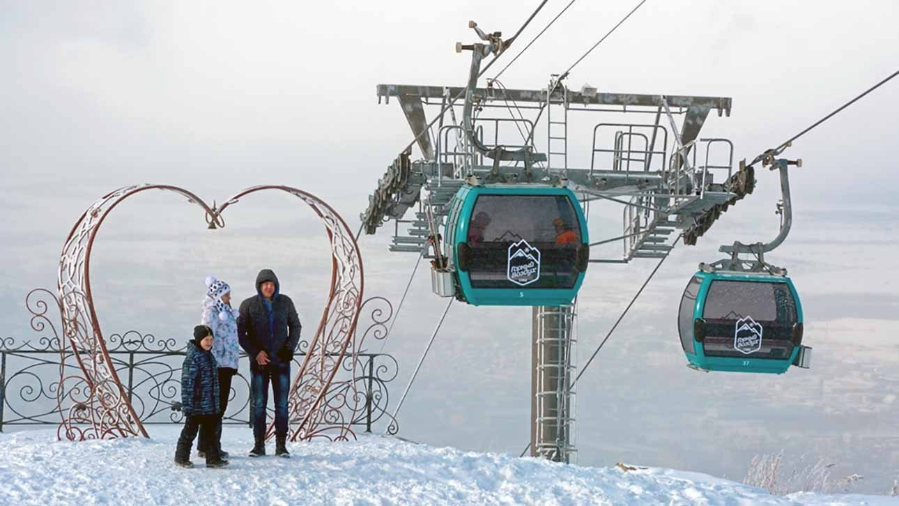 Горнолыжный комплекс южно сахалинск. Южно-сахалинск горнолыжный курорт горный воздух. Сахалин горнолыжка горный воздух. Курорт горный воздух сахалин. Горный воздух сахалин.