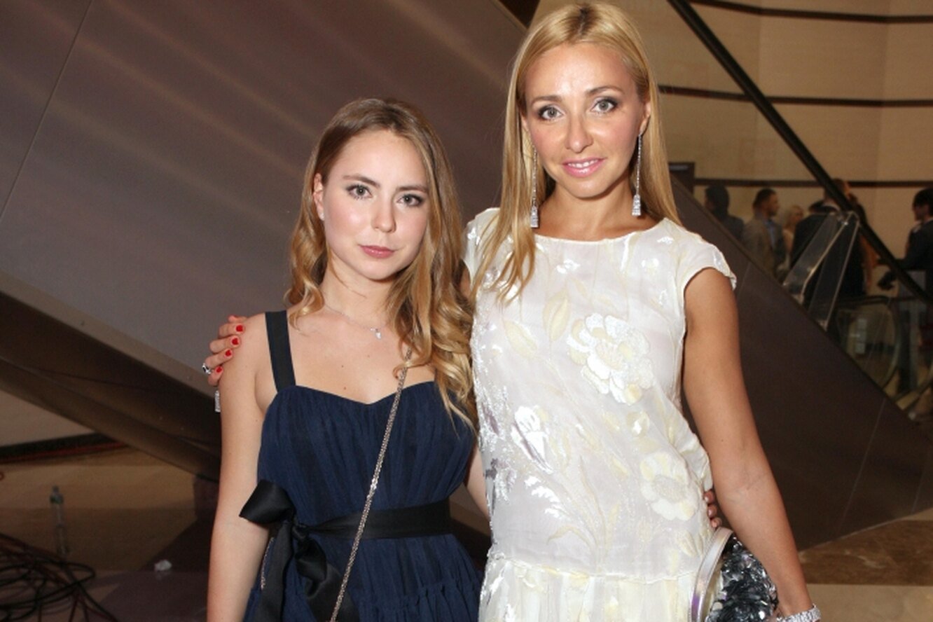 Татьяна навка с дочкой. Екатерина стриженова и александр стриженов. Микелла дочь алсу. Саша жулина дочь татьяны навки. Чем занимается старшая дочь.