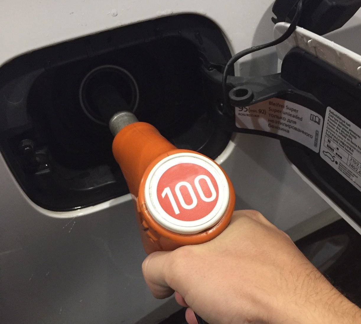 марки бензина. 95 бензин. сарое вымоко актановое торливо. чем отличается 92 от 95. Shell v-power 95.