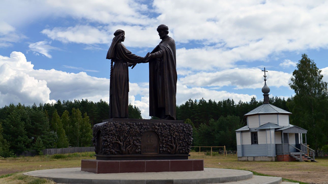Памятник петру и февронии в рязани фото