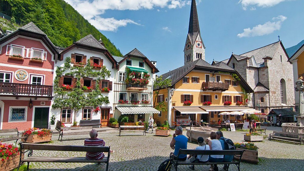 Швейцария маленькая страна. Деревушка Гальштат Австрия. Хальштатт Австрия. Деревня Хальштатт, Австрия. Гальштат Хальштатт Австрия деревня.