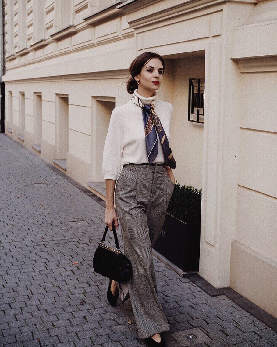 Chic. Брюки палаццо с лоферами. Парижский Шик Paris Chic 1997. Parisian Chic стиль. Парижский стиль в одежде.