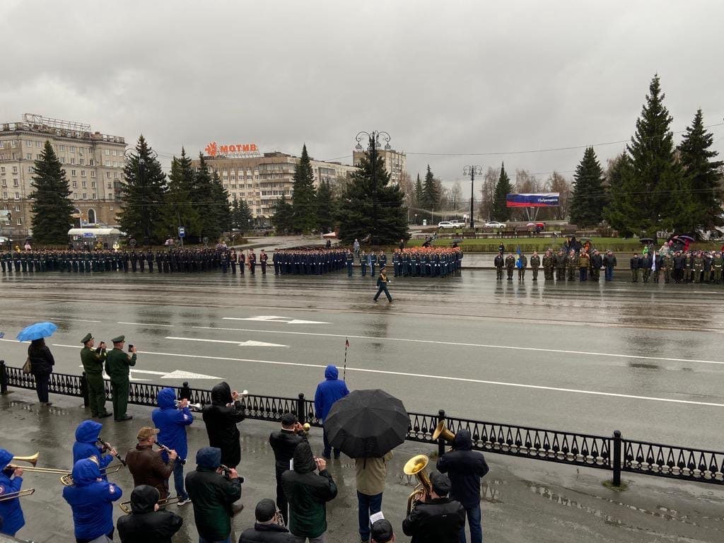 Полный нижний. Население Нижнего Тагила 2022. Парад в Нижнем Тагиле. Парад Победы 2022 Нижний Тагил. Парад 9 мая Нижний Тагил.