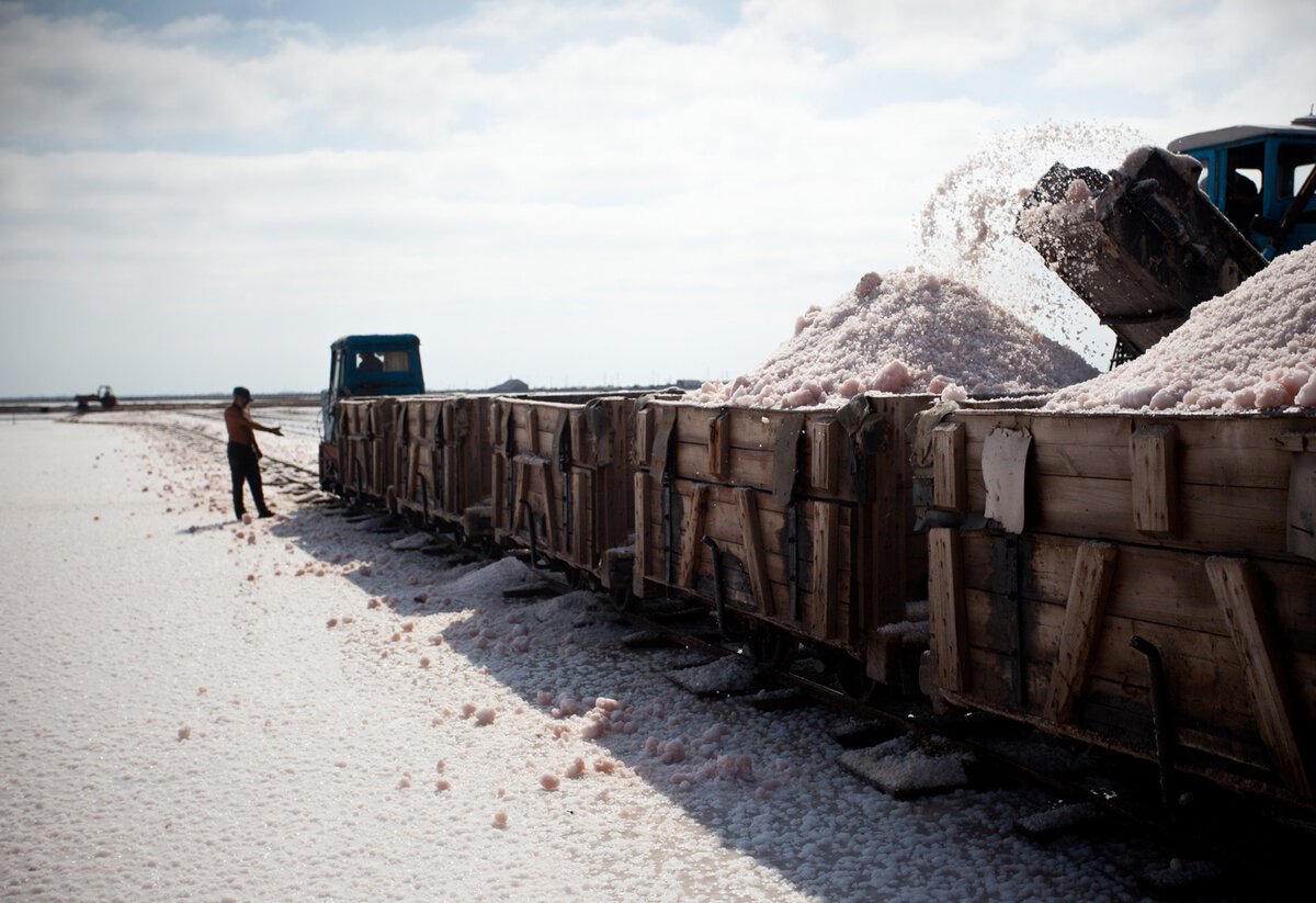 Крымский солепромысел розовая соль