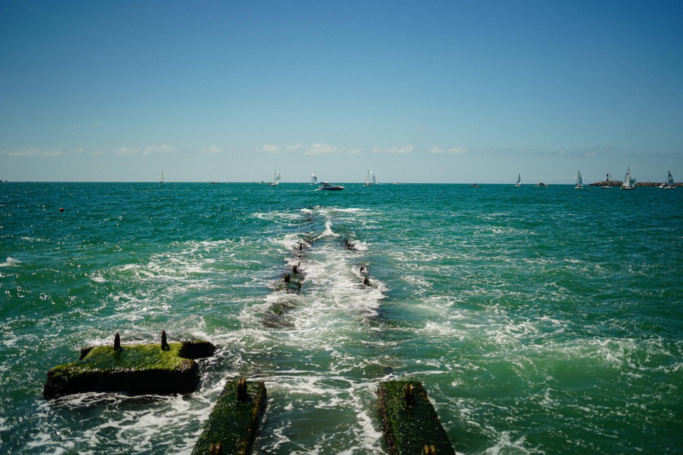 Водный краснодарский. Краснодар черное море. Море Краснодарского края Анапа Ильич 2022 год. Черное море Анапа. Анапа Краснодар море.