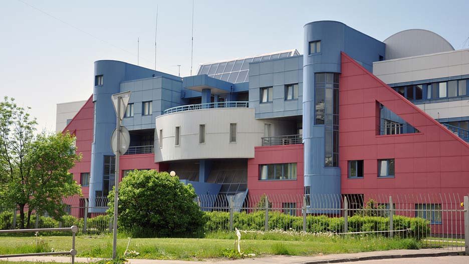 Почему в Зеленограде такое необычное здание военкомата? Объясняет его ...