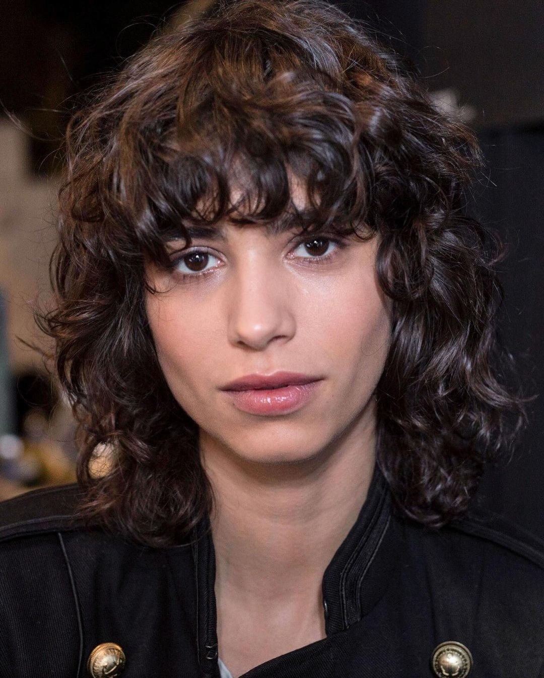 Стрижка маллет 2023. Вульф хэир. Маллет 2022. Маллет боб. Маллет стрижка кудрявые.