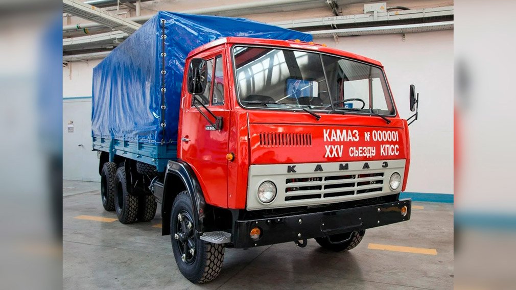 Шиномонтаж камаз 65115. Камаз 54115 с полуприцепом маз. Меняю камаз. Камаз 6520 товарный. Меняю камаз.