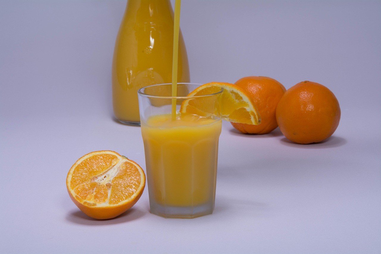 Пить апельсиновый сок