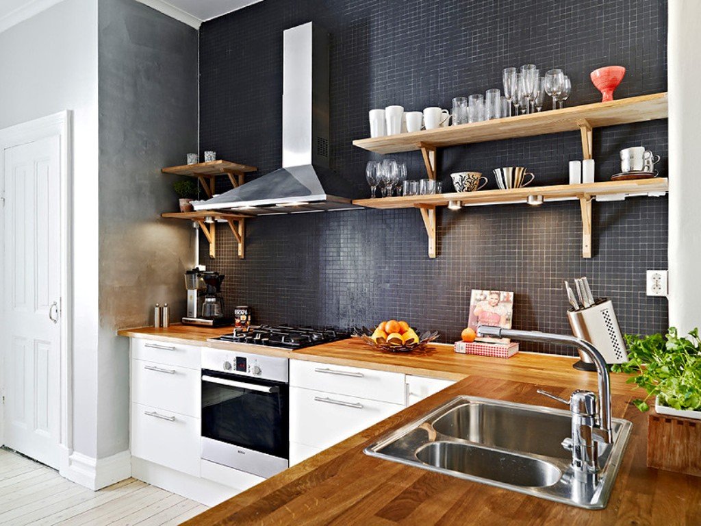 Дизайн кухни без навесных шкафов угловая