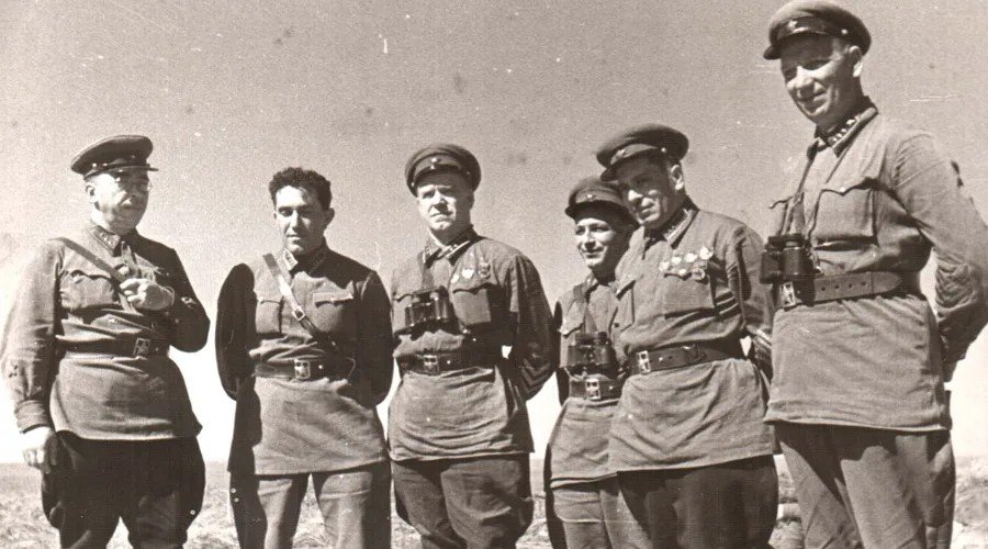 Советские летчики в испании