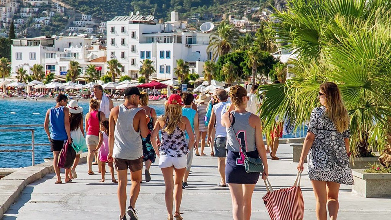 образ для похода в горы. италия люди на улицах. миллионеры в монако. куда поехать одеться. куда поехать одеться.