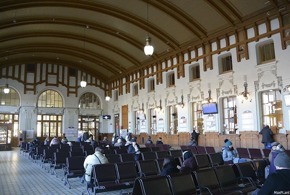 Зал ожидания на московском вокзале в санкт петербурге