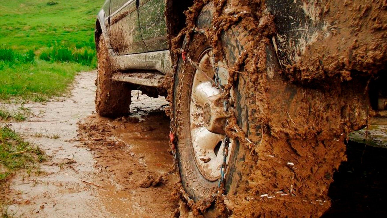 Фото машин застрявших в грязи