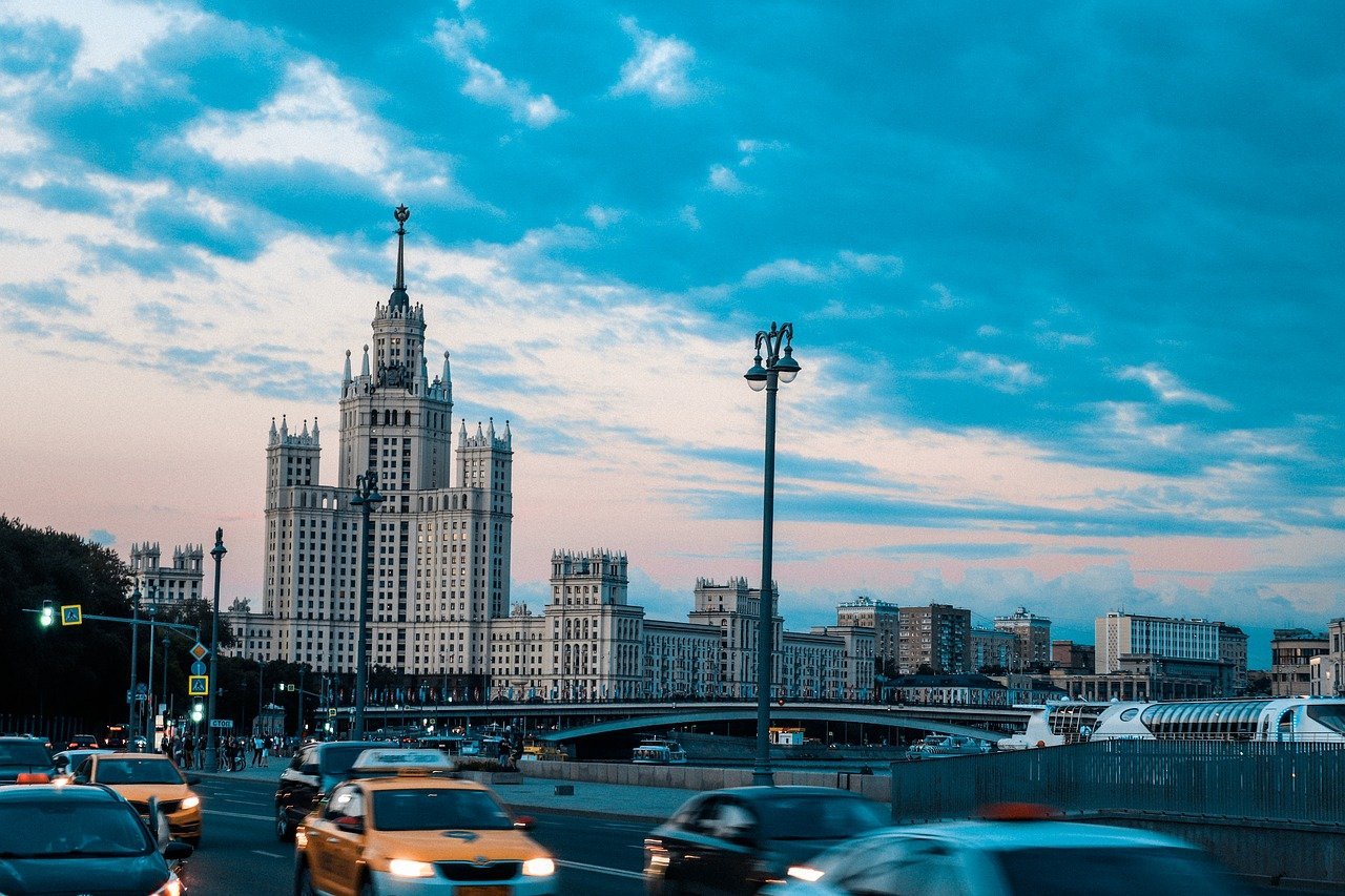 Переехать жить в москву