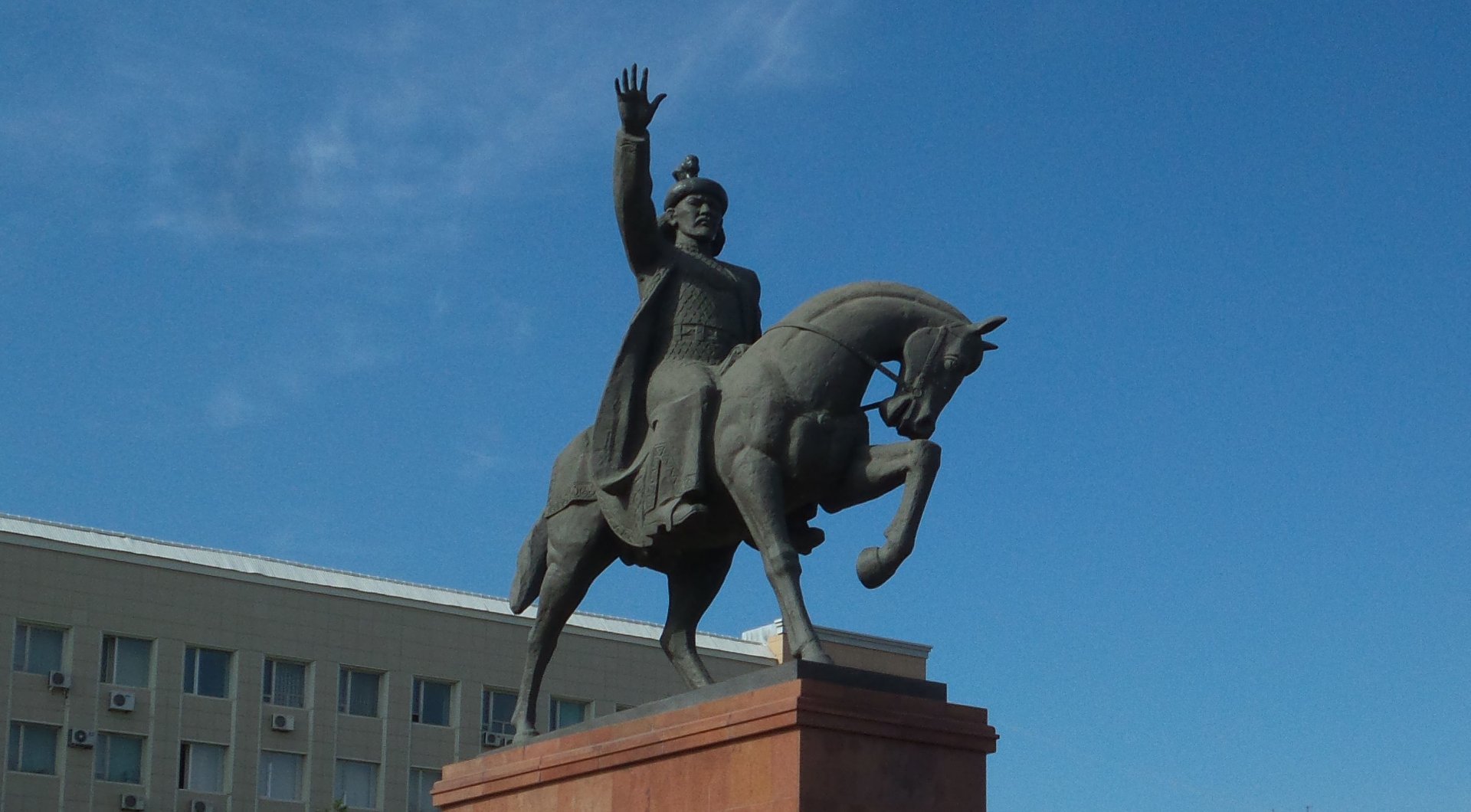 Әбілхайыр хан. Памятник Абулхаир Хану. Актобе Абулхаир хана. Актюбинск Абылхаирхана. Абулхайр Хан казахский Хан.