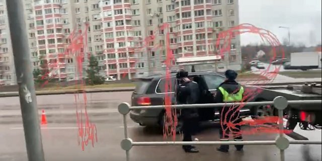 В подмосковье подросток попал. Сбили ребенка в Котельниках. ДТП В Подмосковье Дрожжино Туарег, подросток за рулём.