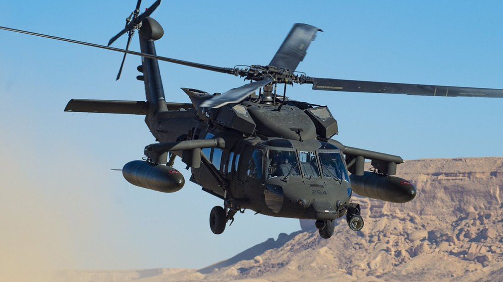 Вертолеты сша. Вертолет Блэк Хоук. Военный вертолет uh60. Uh-60 Black Hawk. Uh-60 Blackhawk.