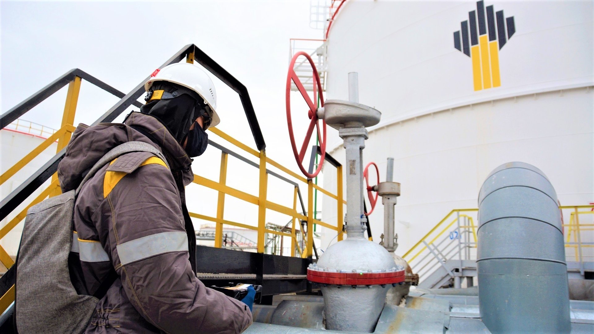 нефтяные компании в нижневартовском. нижневартовск месторождения нефти. самотлор нефтяное месторождение. нефтяной завод в нижневартовске. нефтяные компании в нижневартовском.