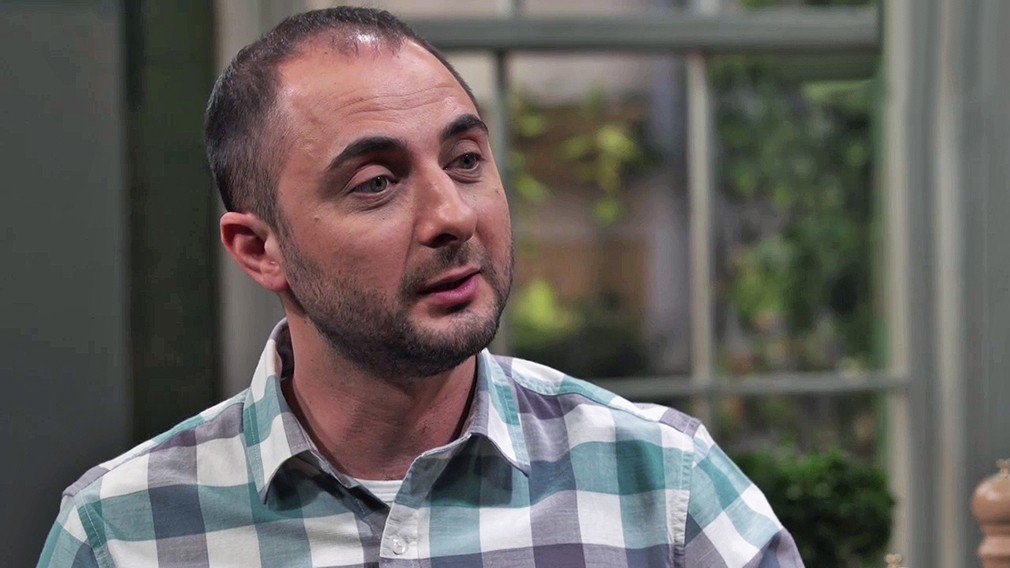 демис карибидис. карибидис лысый. камеди грек. комик карибидис. комик карибидис.