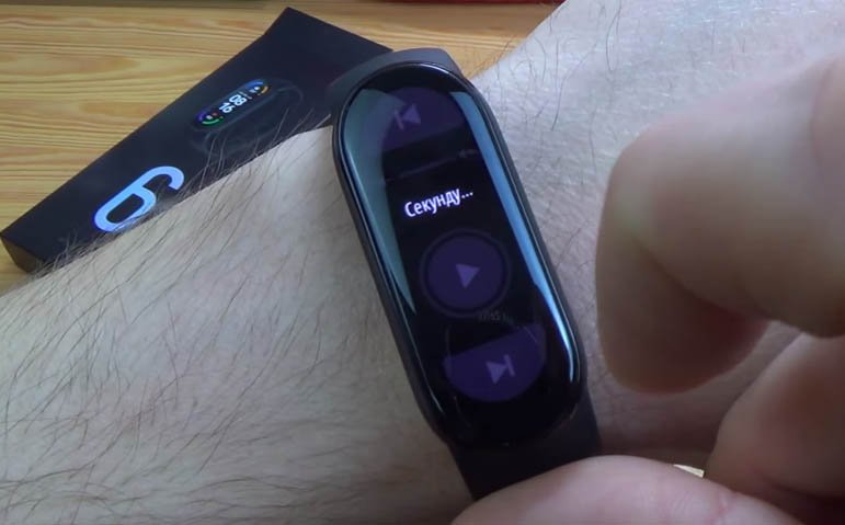 Сравнение фитнес-браслета Xiaomi Mi Band 6 с моделью Mi Band 5: отличия в датчиках, экране, тренировках и другом Рис. 13