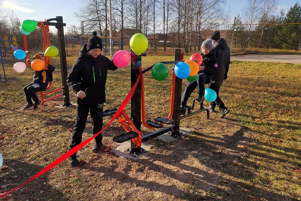 Погода в новках. Открытие детской площадки. День посëлка Новки. Открытие спортивной площадки 31 октября поселок Черкинский. День поселка Новки 10 июня.