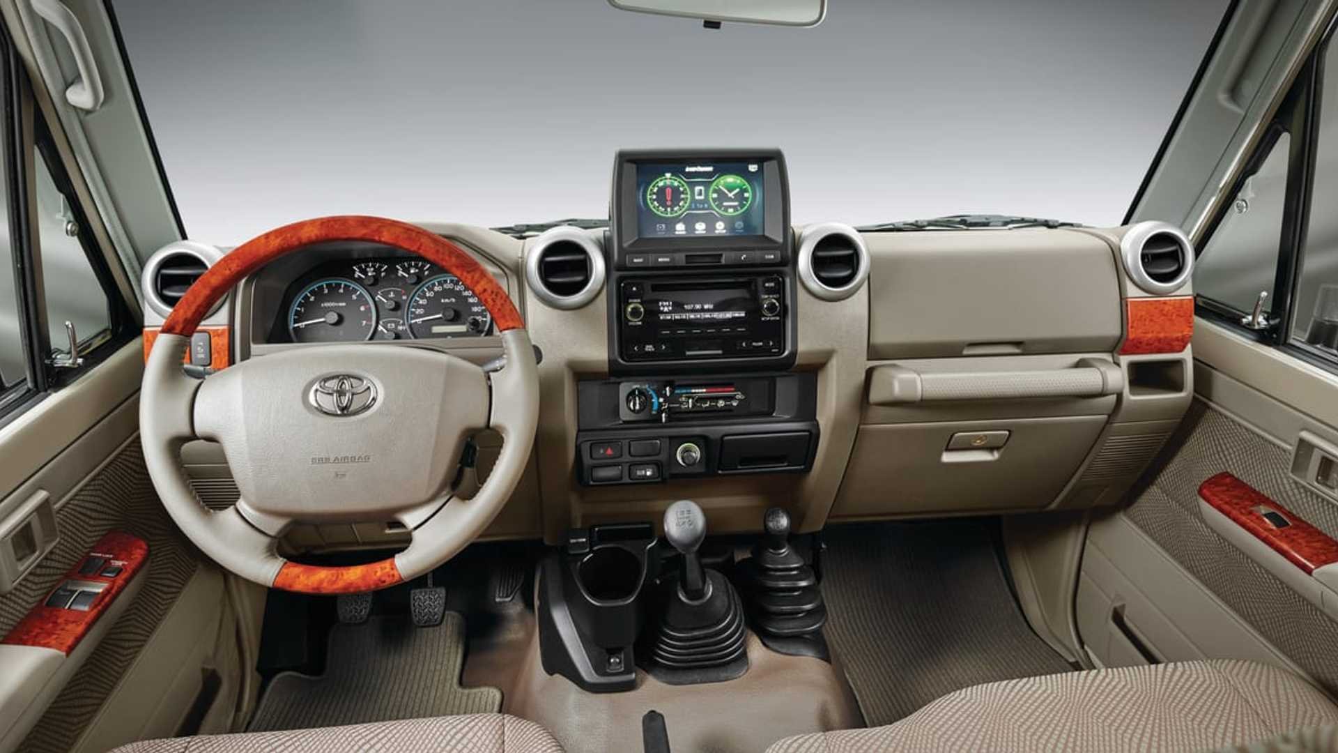 Toyota land cruiser интерьер