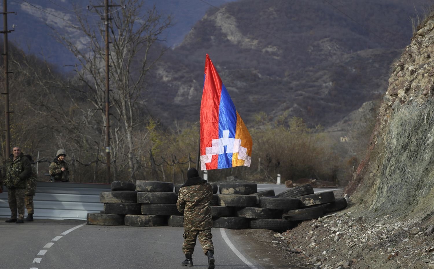 Азербайджан начал армению