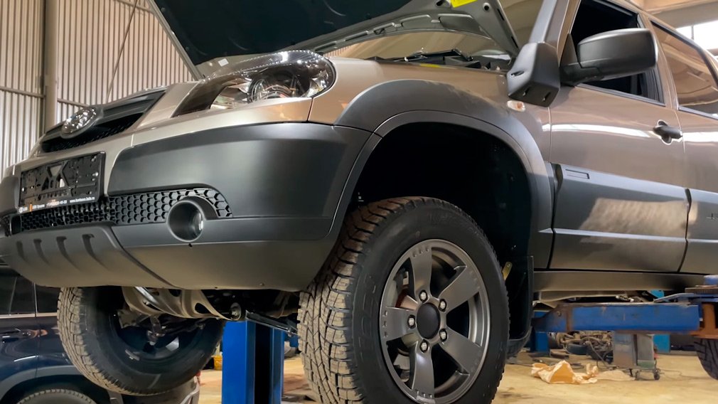 Lada Niva service