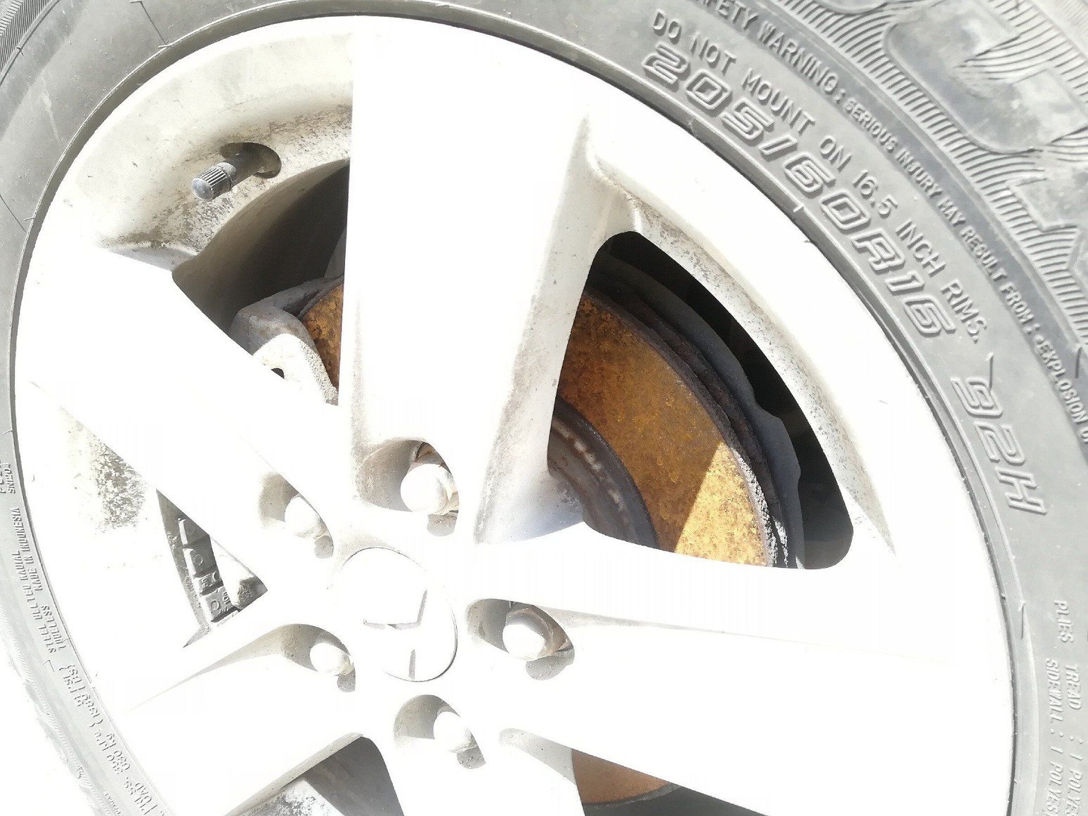 Заржавели тормозные диски. Как убрать ржавчину с дисков. Почему диски ржавеют. Почему диски ржавеют. Почему диски ржавеют.