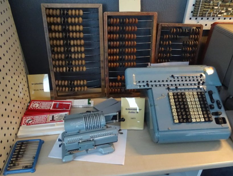 Автор проекта первой электронно счетной машины 4 буквы последняя е