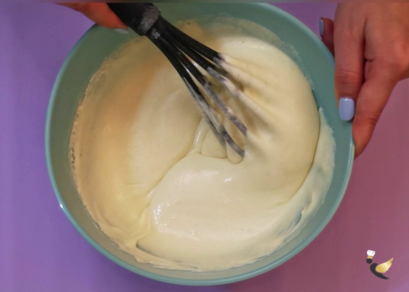 Тесто на майонезе без сметаны. Заливное тесто на кефире. Майонез в стакане. Фото ингредиентов для заливного пирога. Куда можно применить сметану в тесто.