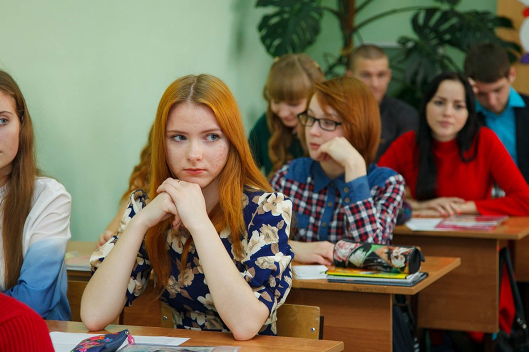 В первую часть информации и. Русские школьники. Студенты в вузе. Российские студенты. Институт студенты.