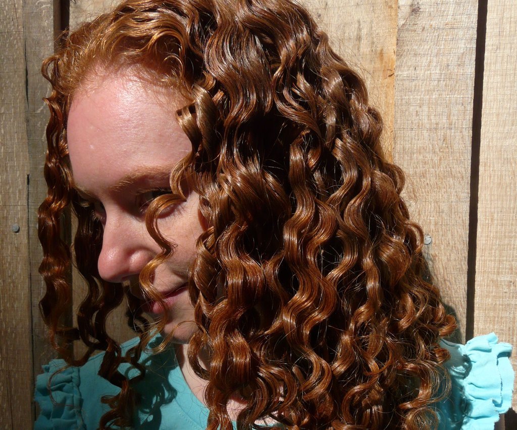 Стали виться волосы. Фото кудрявых волос с гелем. Curly Care. Уход за волнистыми волосами блог.